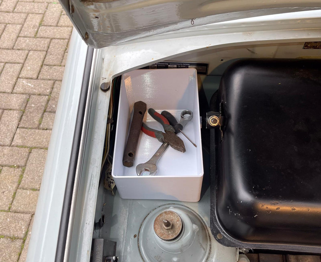 Werkzeugkasten Motorraum Trabant 601