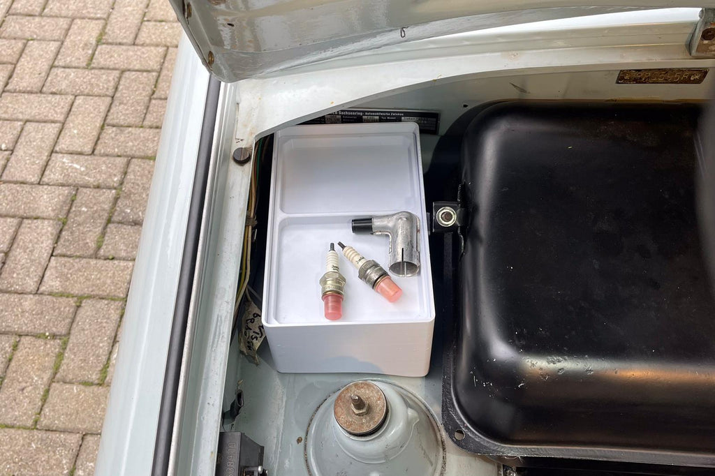 Werkzeugkasten Motorraum Trabant 601
