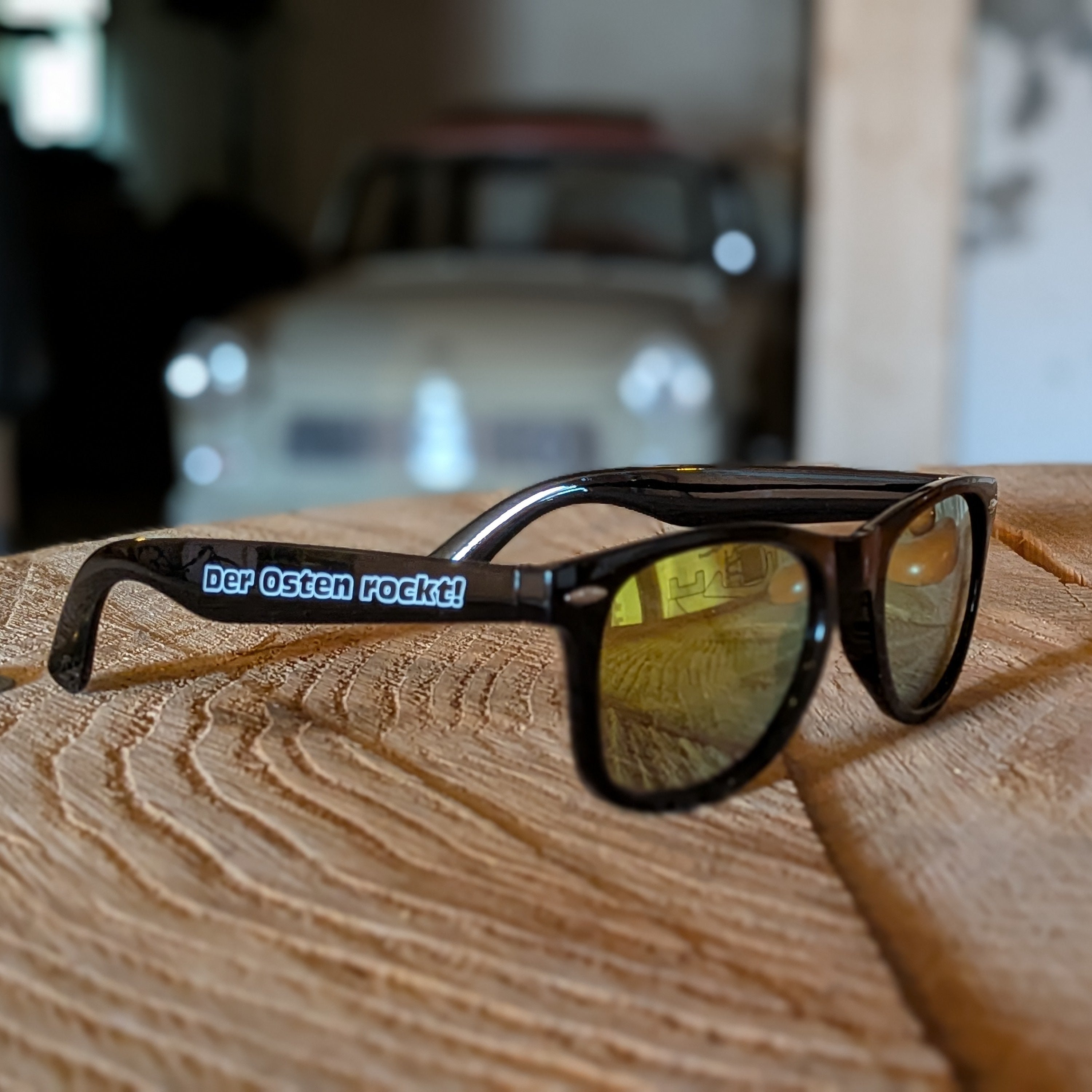 Sonnenbrille "Der Osten rockt"